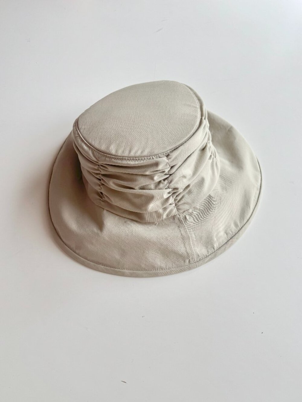 TILLEY ENDURABLES LT9B Beige Ultralight Ruched Nylon Brimmed Sun Hat, Size M